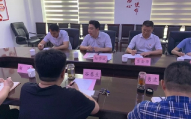 區行政審批服務局局長一行到我集團進行調研