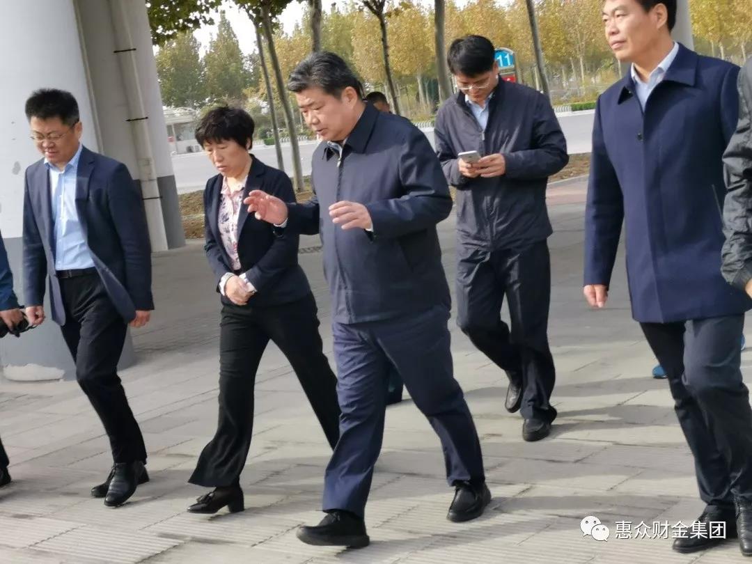 市委常委、統(tǒng)戰(zhàn)部部長(zhǎng)李家良到濱州市火車站督導(dǎo)創(chuàng)城工作(圖1)