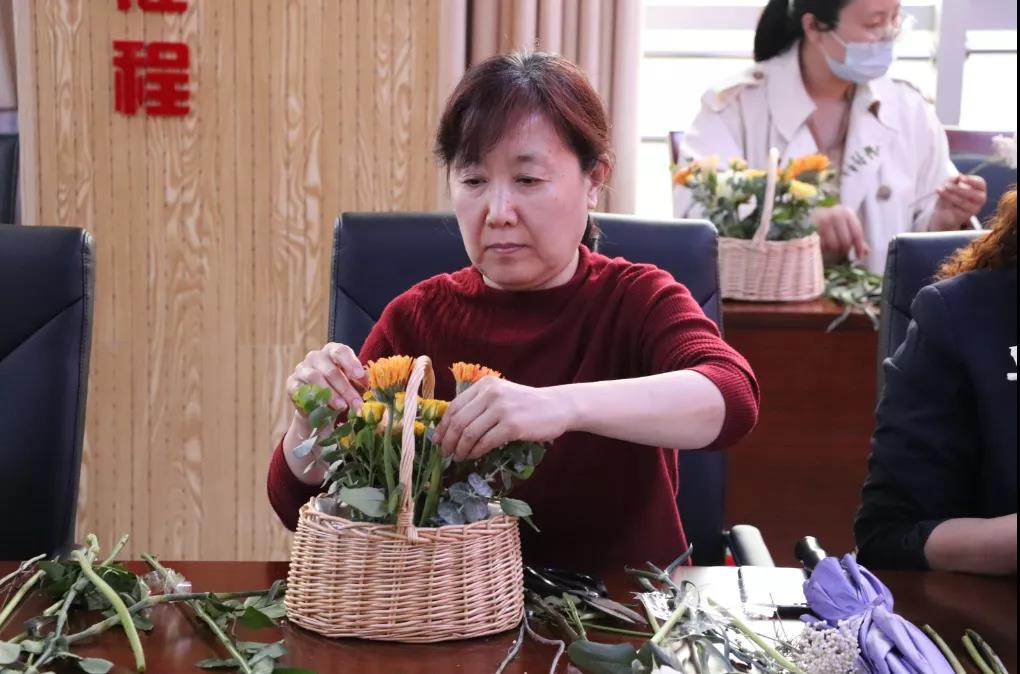 母親節特色主題活動——“花香祝福·獻愛母親”插花會(圖7)
