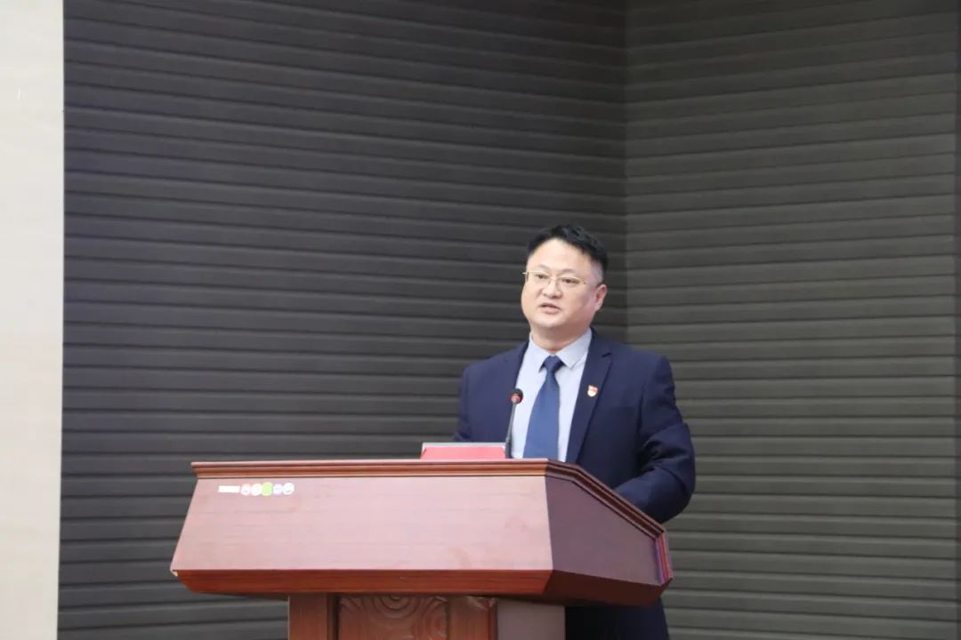 解放思想 真抓實干丨惠眾財金召開“建設更高水平富強濱州中心城區，惠眾怎么干”解放思想大討論動員大會(圖6)