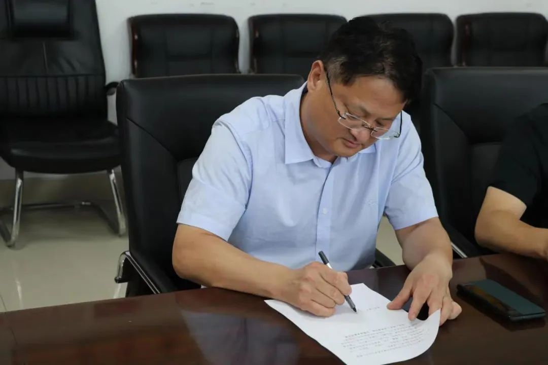 敲警鐘 強理念 筑防線丨惠眾財金集團召開嚴(yán)禁黨員干部和公職人員違規(guī)操辦“升學(xué)宴”“謝師宴”座談會(圖2)